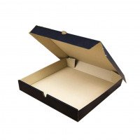 รูปกล่องลูกฟูกพรีเมี่ยม สีดำ (25.5 x 25.5 x 4 cm.)